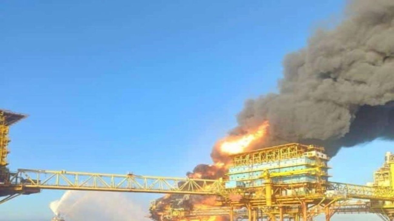 Explosión en plataforma de Pemex en Campeche deja 2 muertos