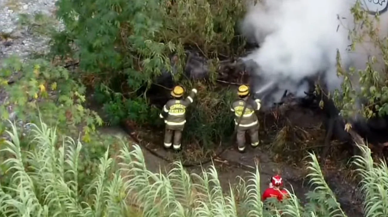Sofocan incendio provocado en el lecho del río Santa Catarina