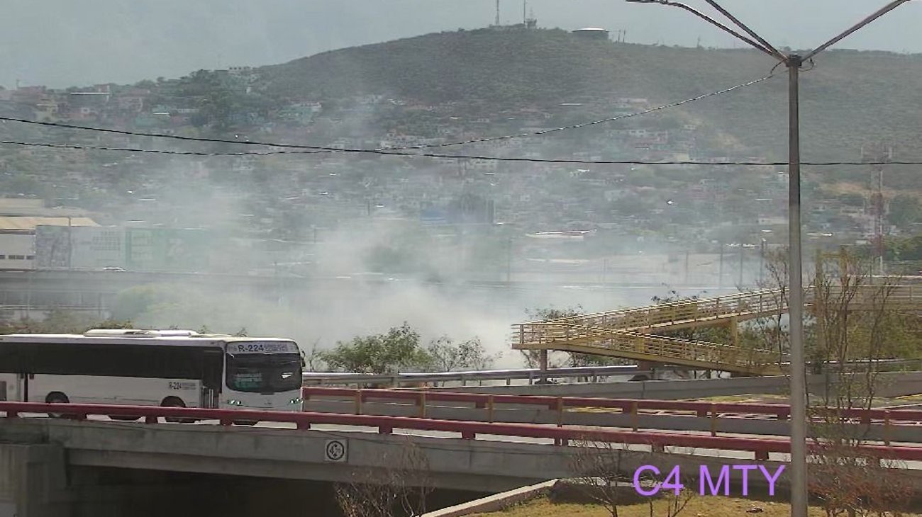Continúan los incendios en el río Santa Catarina
