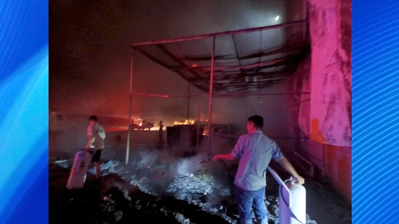 Se incendia nave industrial en Salinas Victoria