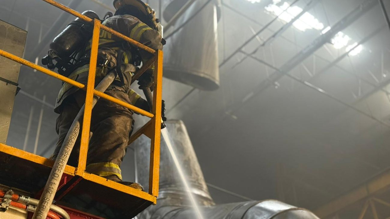 Se incendia fábrica de ventiladores en Santa Catarina