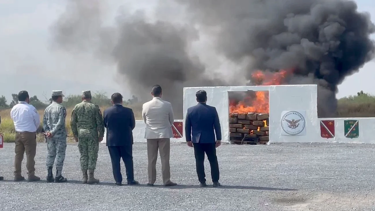 Incineran más de 326 kilos de droga decomisada en Nuevo León