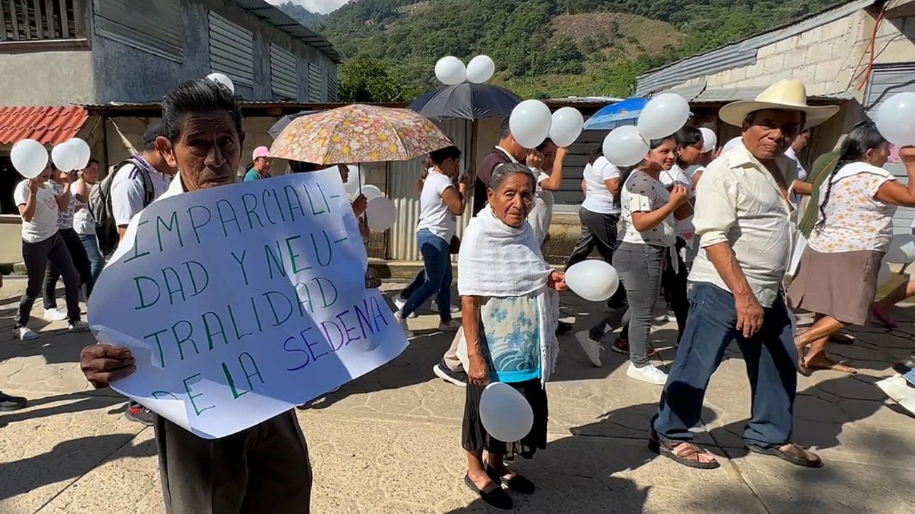 Indígenas marchan para pedir un alto a la violencia