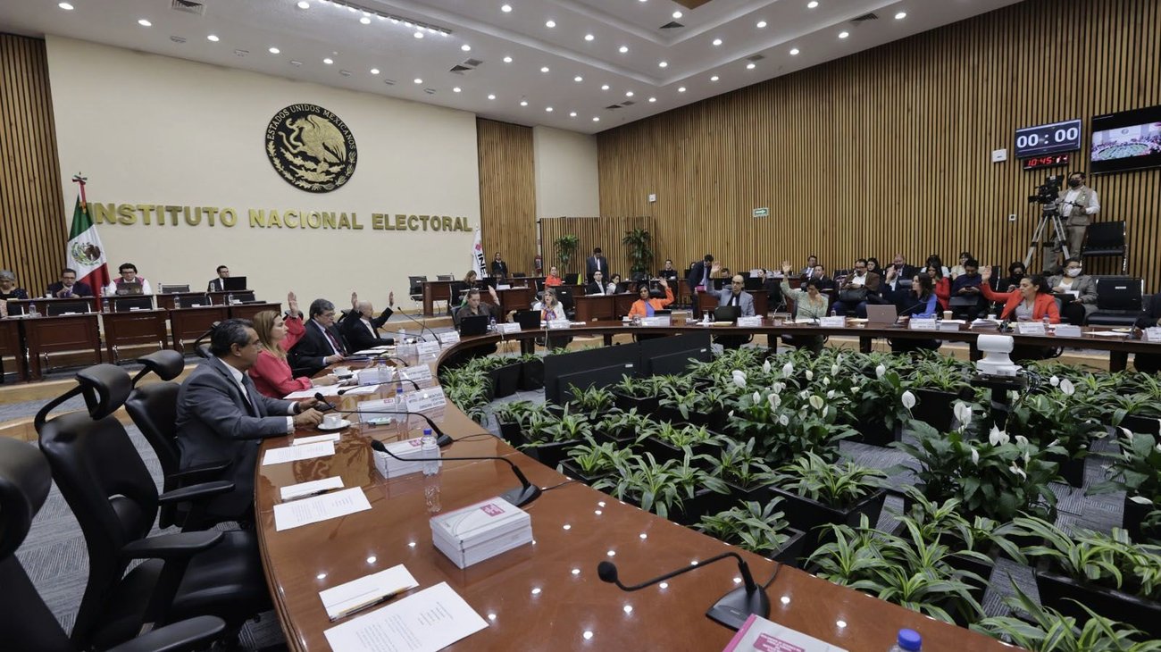 INE establece nueva fecha para iniciar precampañas