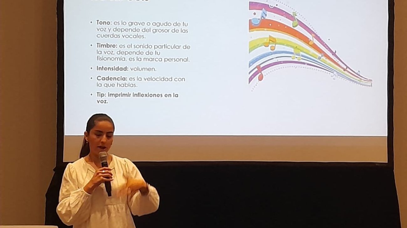 Kybernus imparte taller 'El arte de hablar en público' en NL