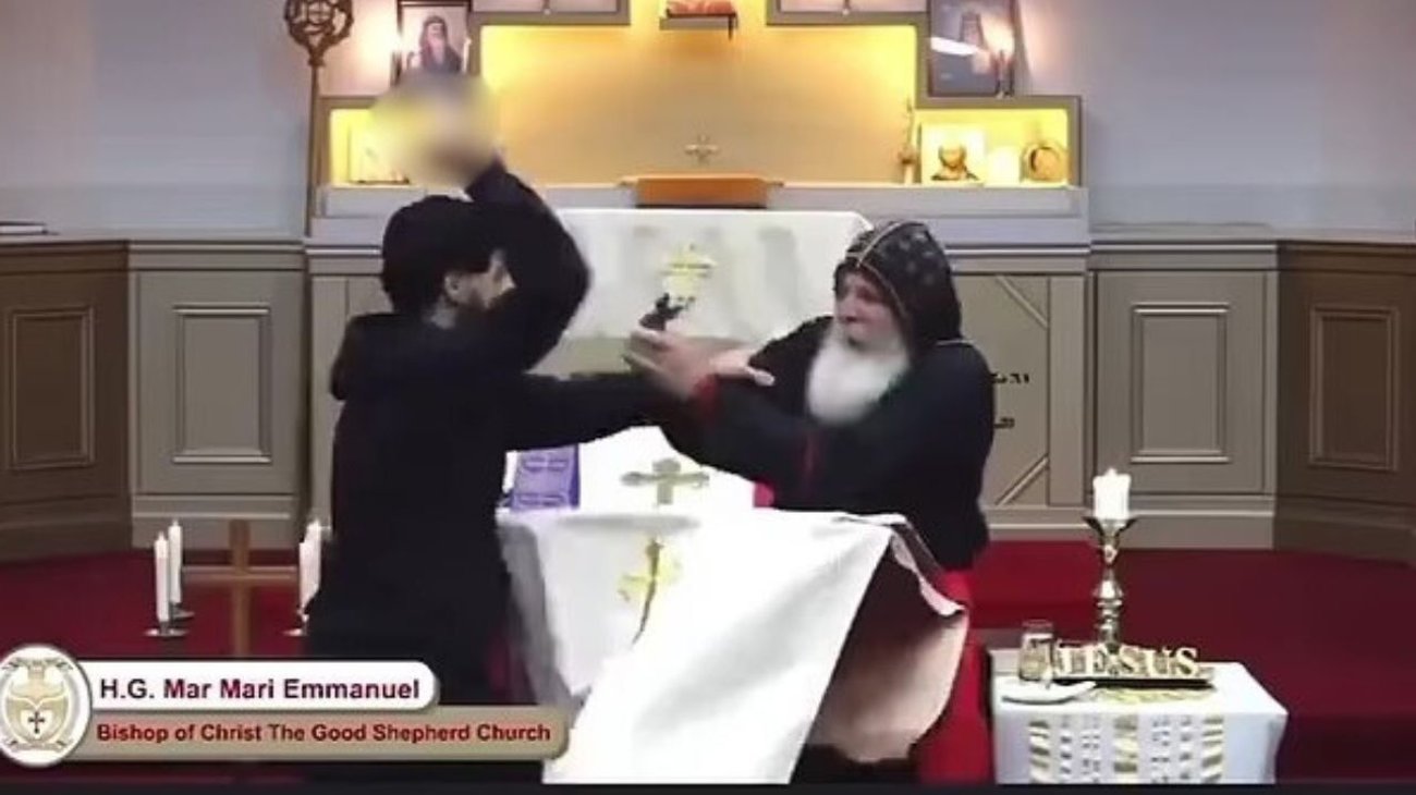 Apuñalan a sacerdote y a feligreses durante misa en Sídney