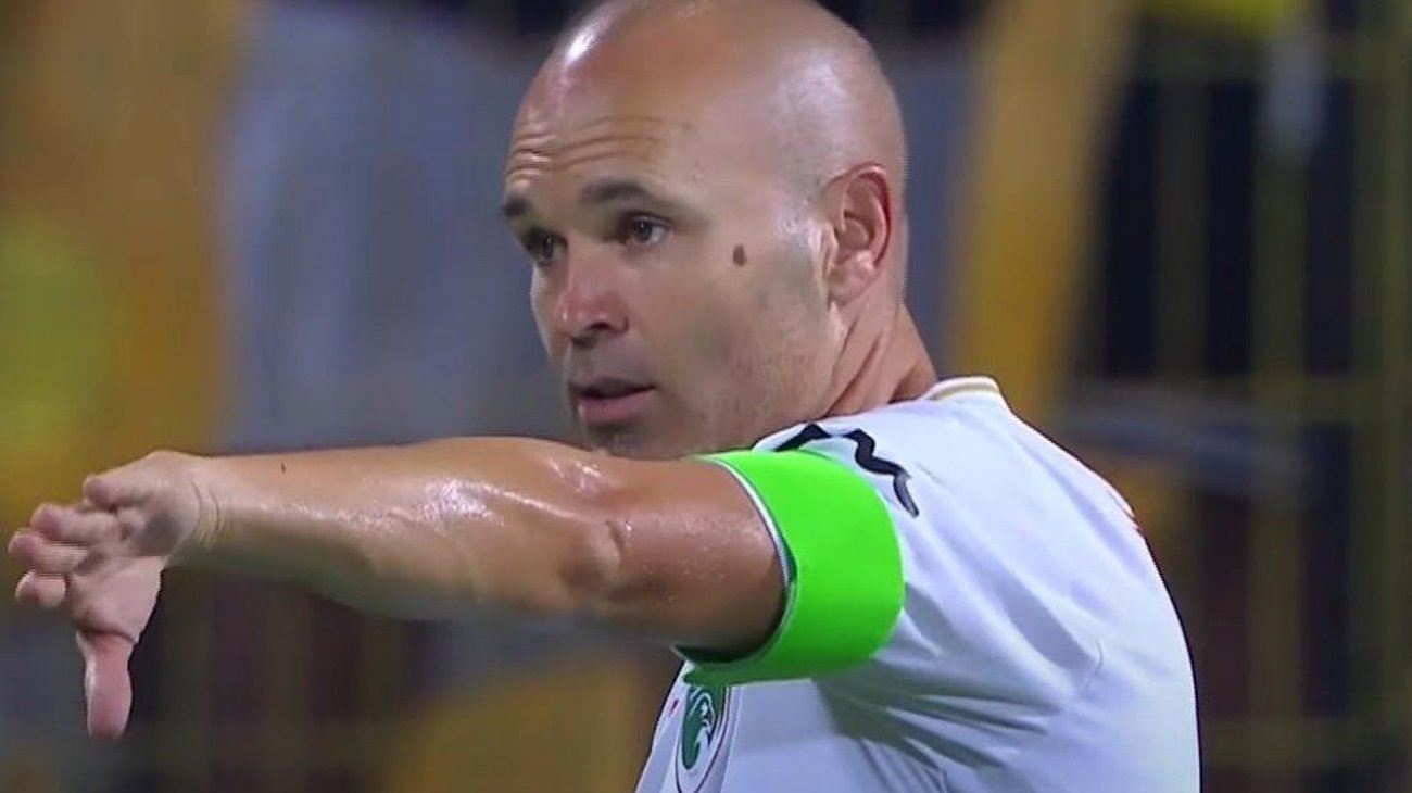 Iniesta debuta en Emiratos como suplente y con derrota 