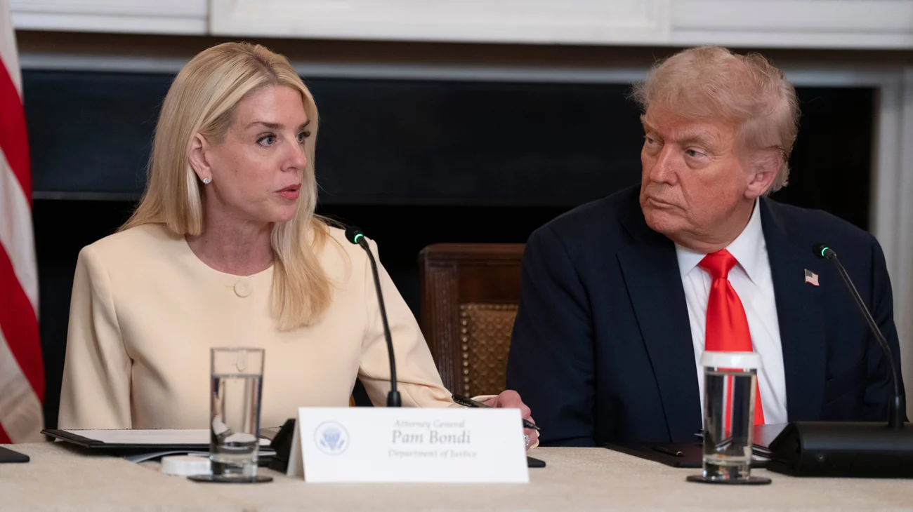 inter_trump_pam_bondi_0e100c88d2