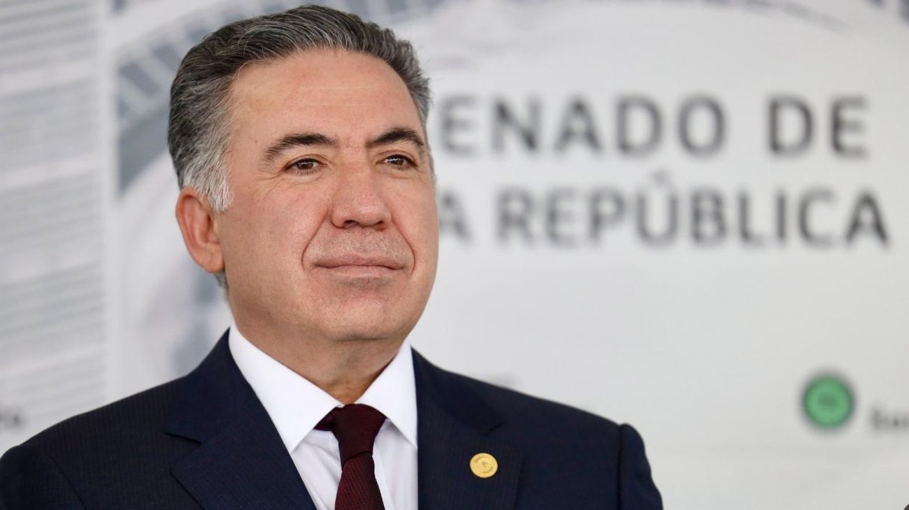 Enrique Inzunza solicita licencia tras acusaciones de EUA