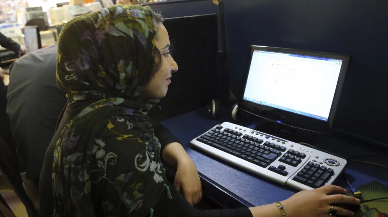 iran_vive_corte_internet_mas_largo_de_su_historia_d0618e6952