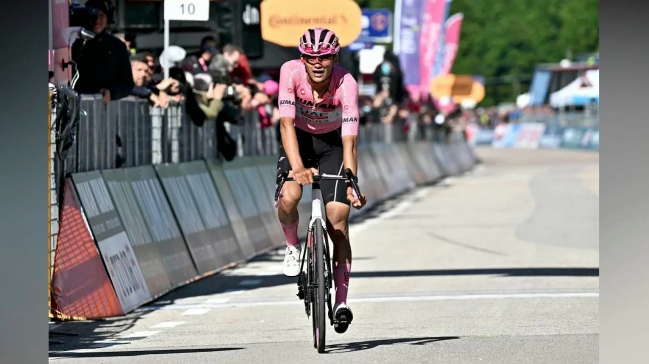 Isaac del Toro gana etapa 17 del Giro y refuerza liderato