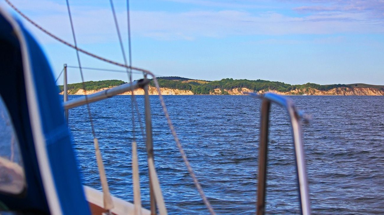 Acusan a dos texanos de planear invadir isla para violar mujeres