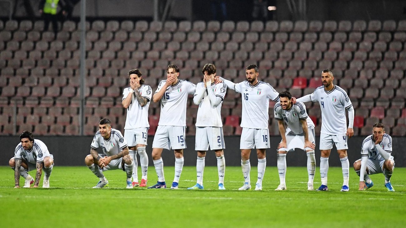 Fracaso italiano en repechaje mundialista tiene primeras bajas