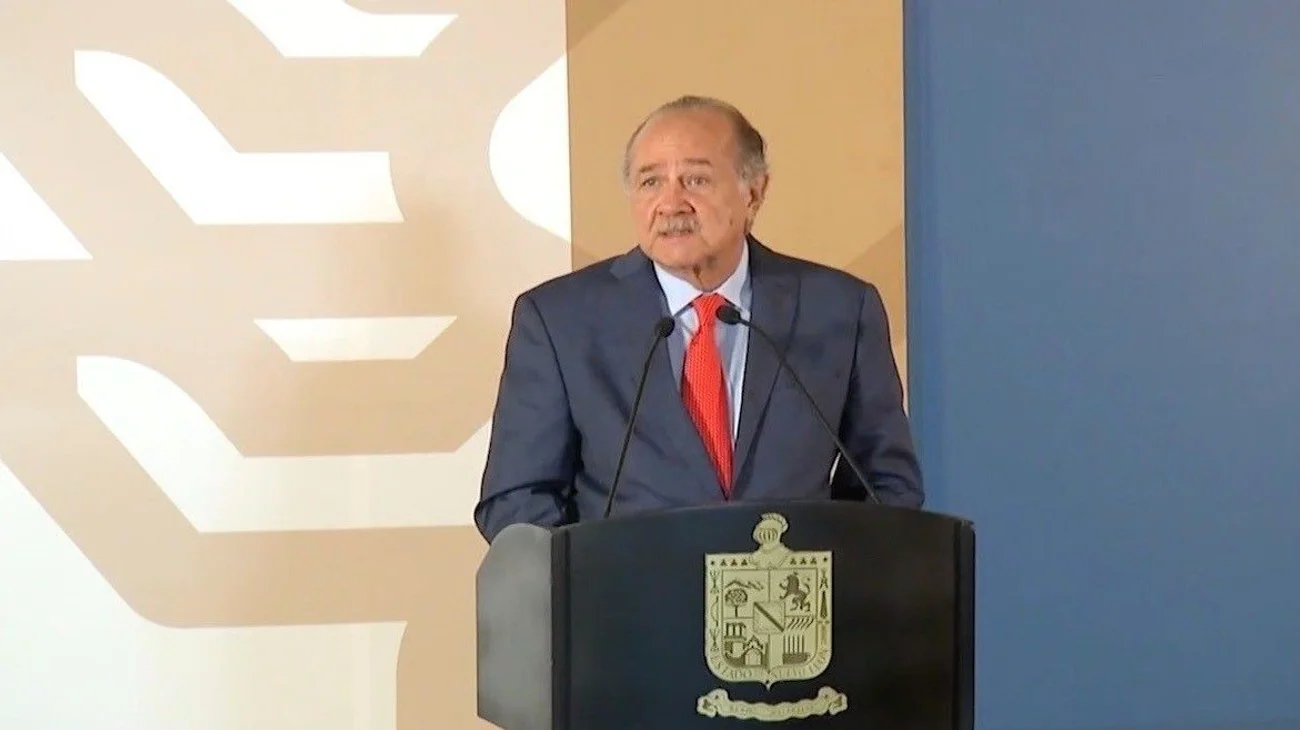 Navarro afirma que Corte no ordena publicación de decretos