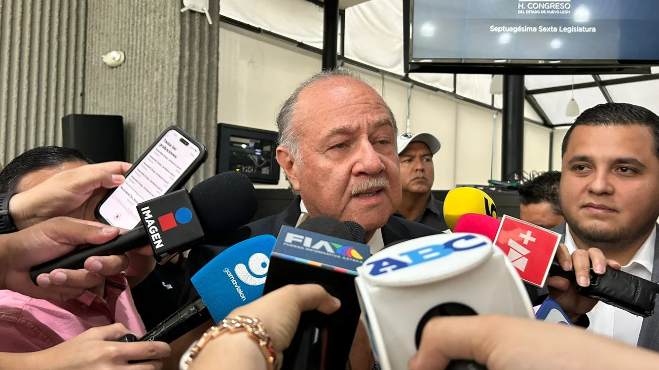 Navarro abandona Congreso tras denunciar irregularidades