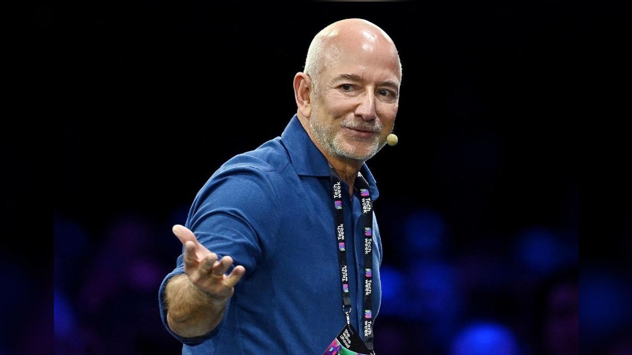 Jeff Bezos compra parte de las acciones del Liverpool