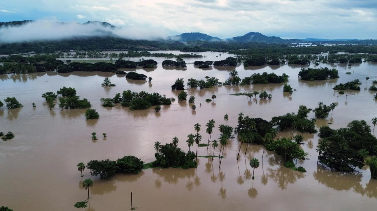 'John' deja más de 30 localidades incomunicadas en Oaxaca