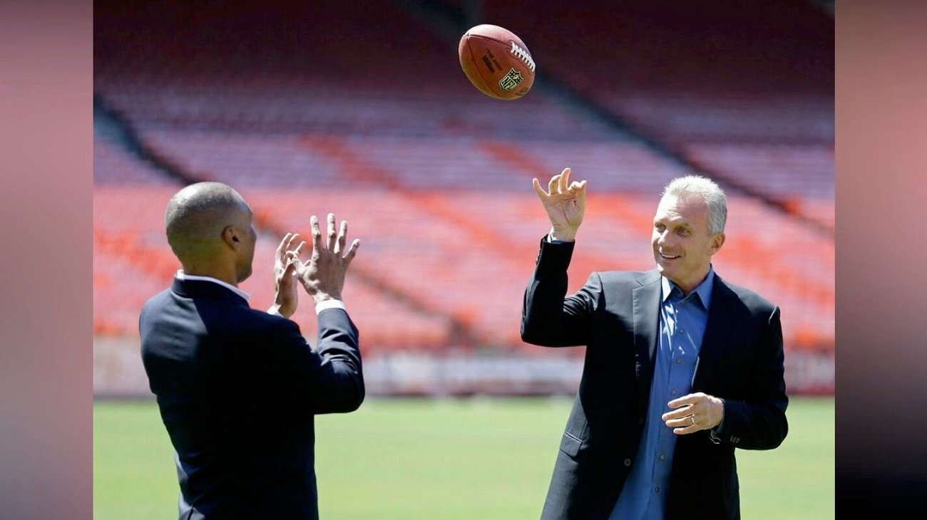 Montana deja fuera a Mahomes en su top 3 de mejores quarterbacks