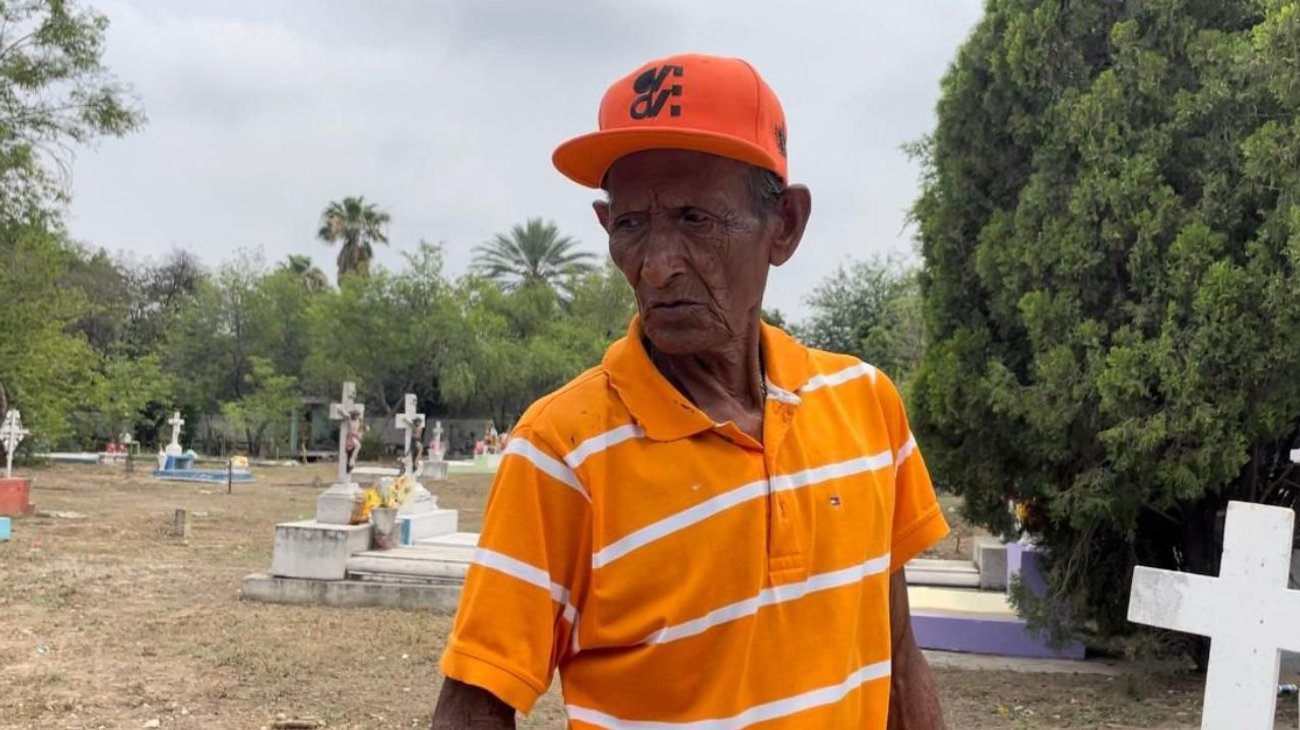 jorge_emilio_se_alista_para_el_dia_de_las_madres_desde_el_panteon_16aea2b65f