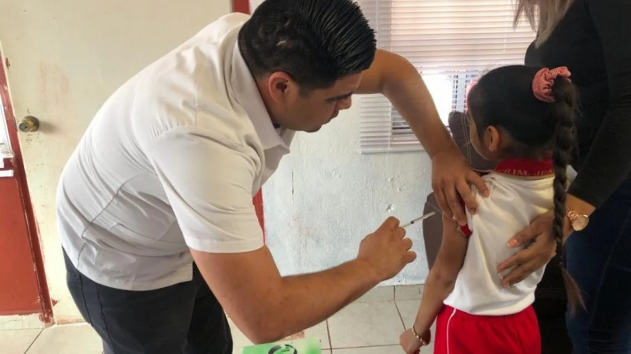 Salud de Tamaulipas invita a jornada de vacunación universal