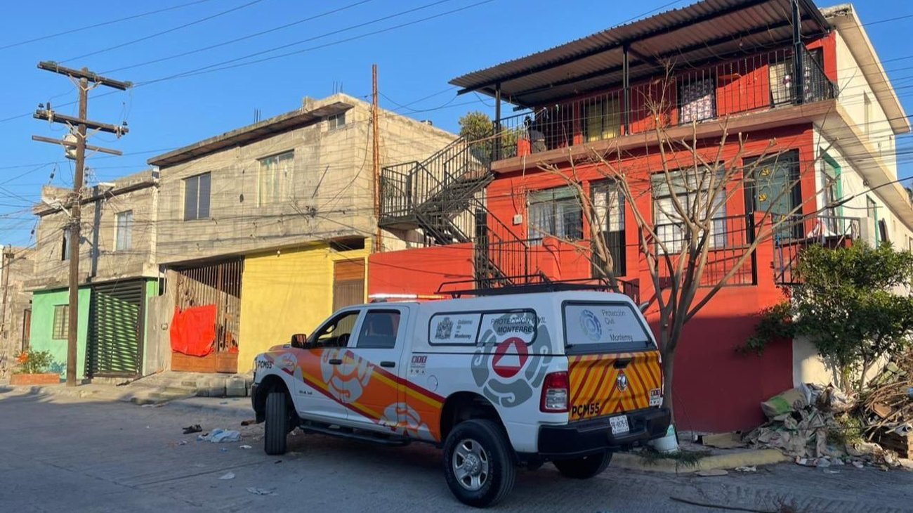 Cae de un segundo piso tras sufrir una descarga eléctrica.