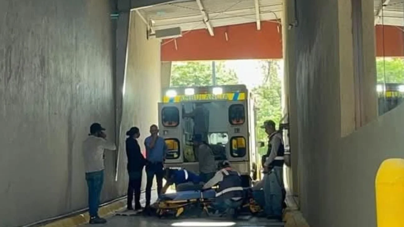 Reportan joven lesionada tras caída en restaurante en Saltillo