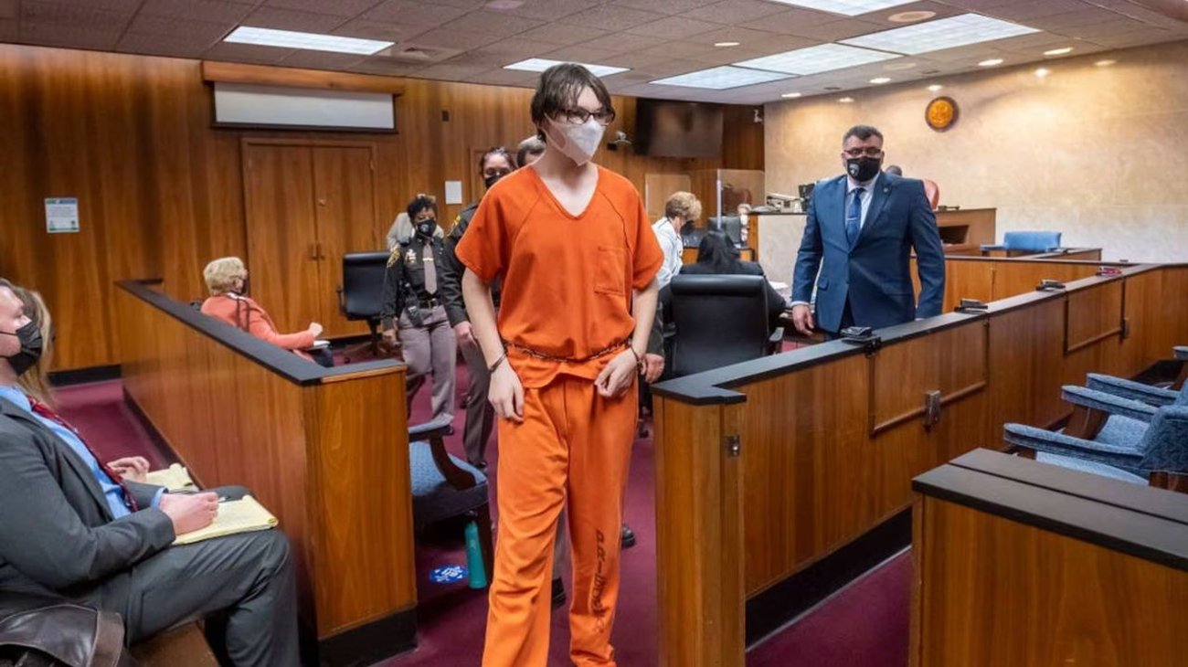 Condenan a joven que mato a 4 compañeros en tiroteo escolar