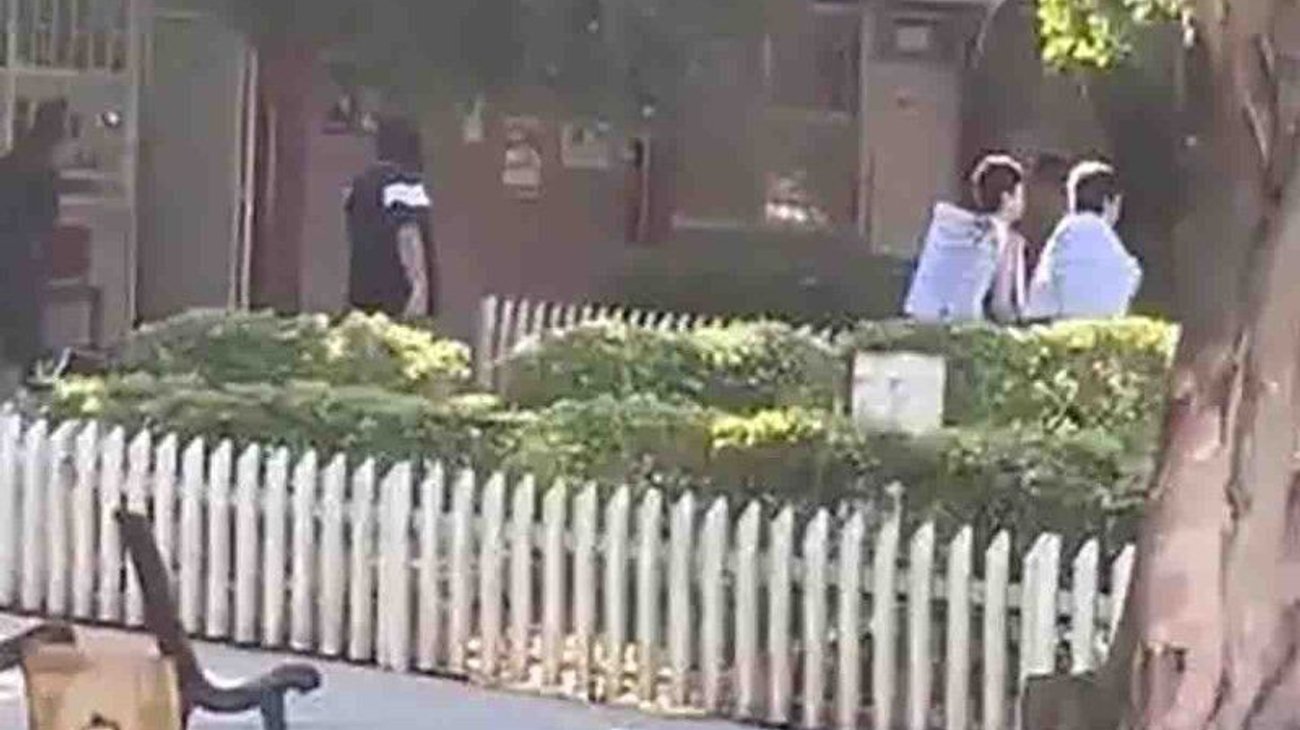 Jóvenes forzados a caminar desnudos en Guasave, Sinaloa