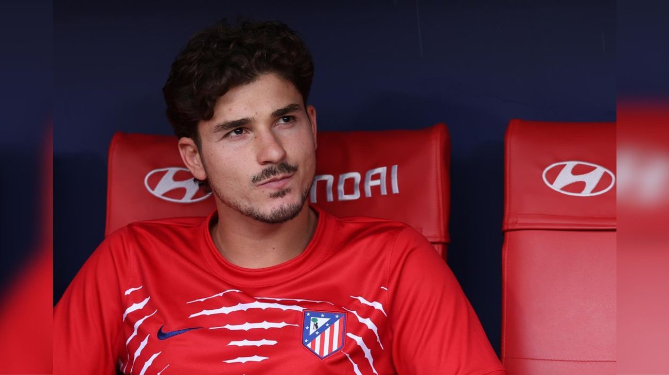 Mantiene Barcelona su oferta al Atlético por Julián Álvarez