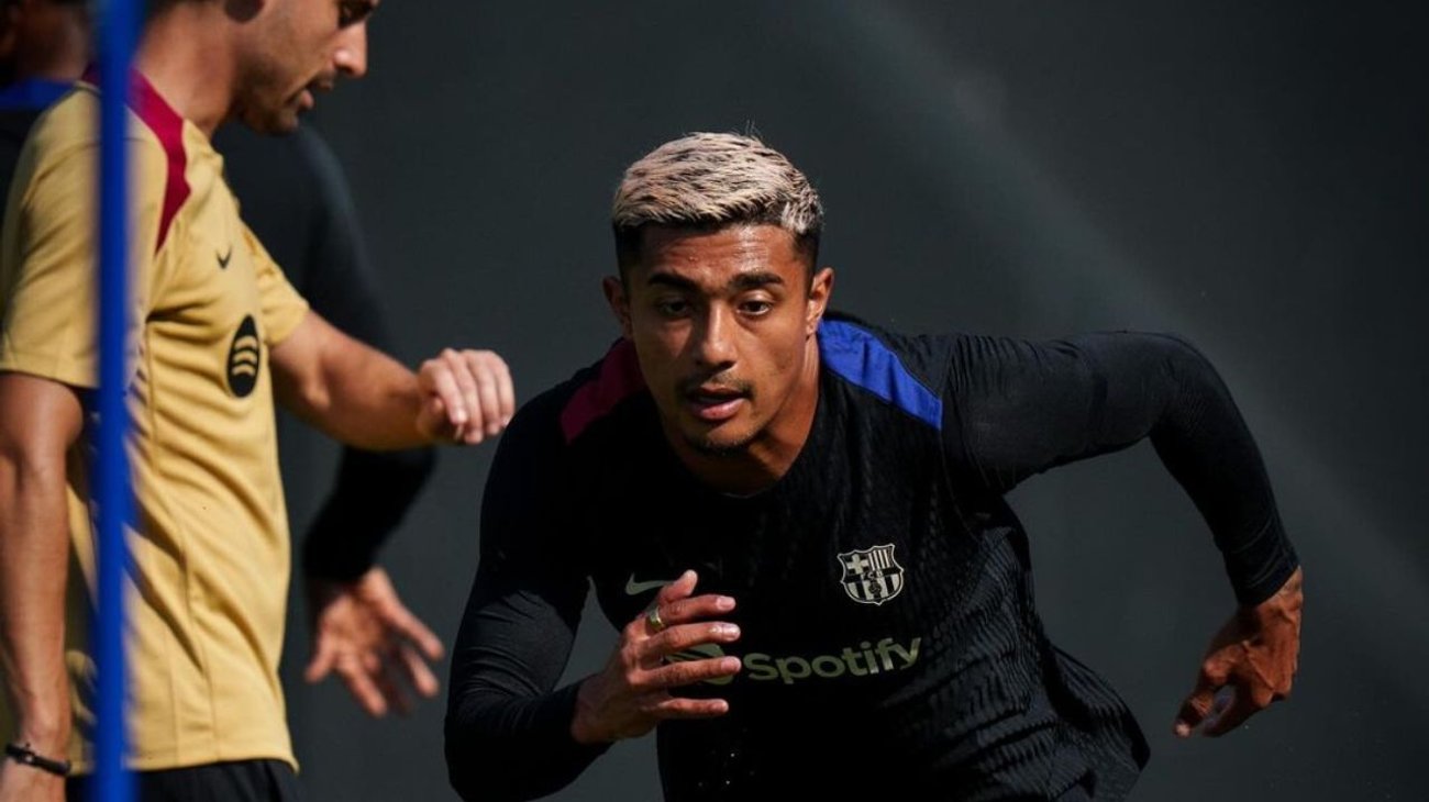 Julián Araujo se incorpora a entrenamientos del Barcelona