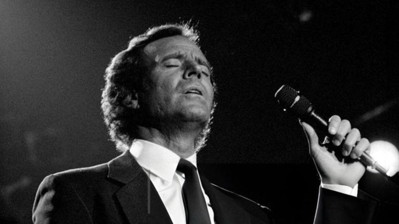 Julio Iglesias solicita archivo de denuncia de sus ex empleadas