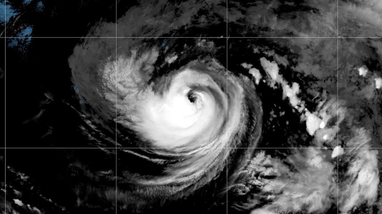 'Karina' se intensifica a huracán categoría 1 en océano Pacífico