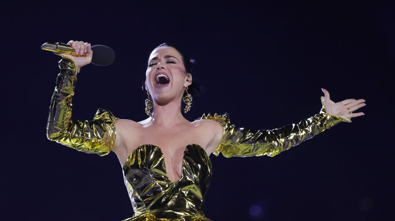 katy_perry_concierto_windsor_celebrar_coronacion_rey_carlos_iii_mayo_2023_69_e10535cd04