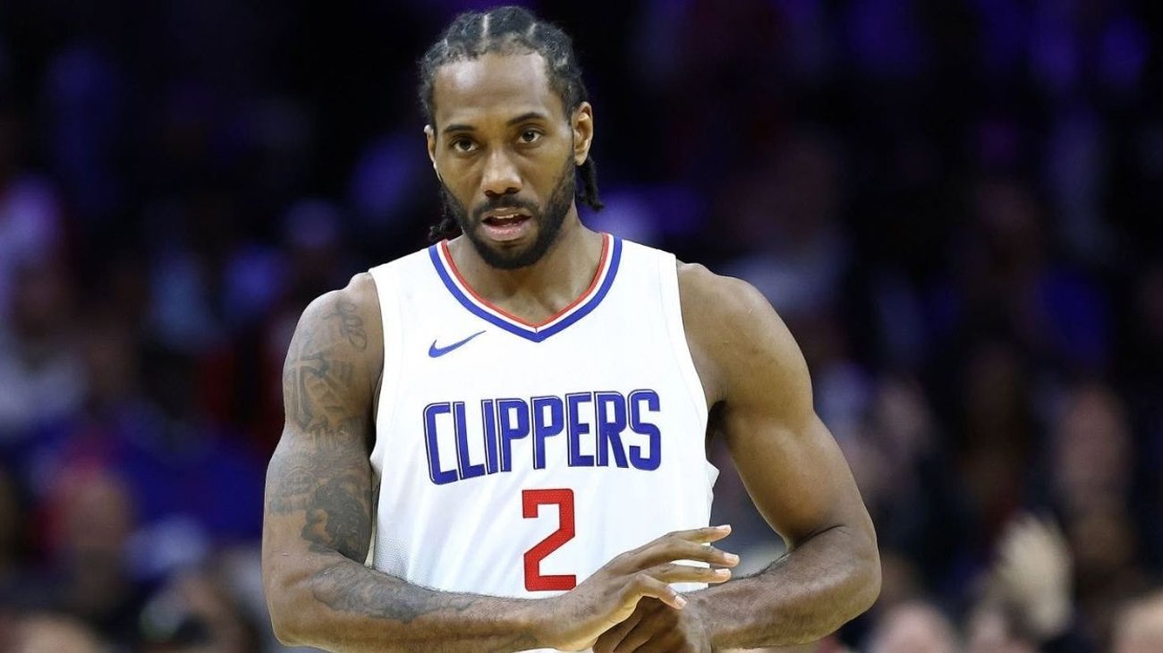 Clippers completan el traspaso de Kawhi Leonard a los Raptors