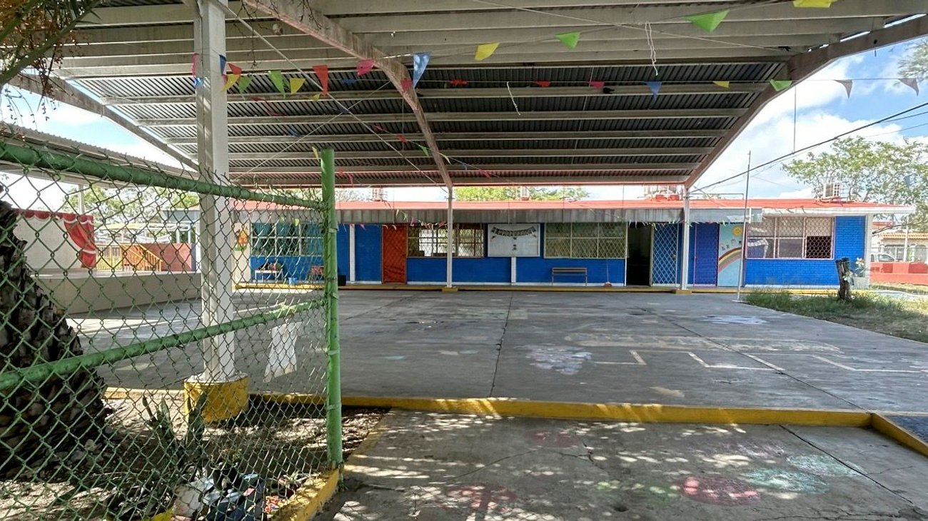 Denuncian falta de luz en jardín de niños de San Nicolás