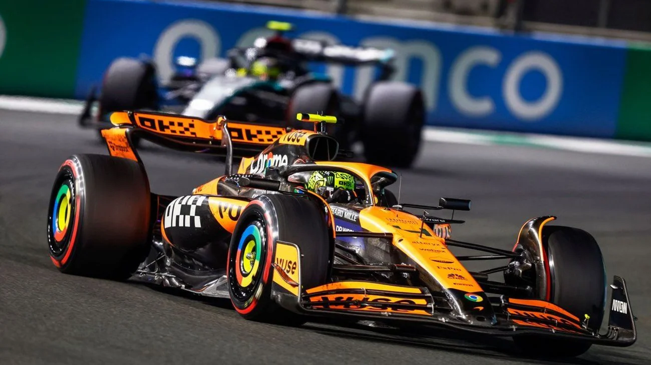 lando_norris_mclaren_mcl38_196932f424