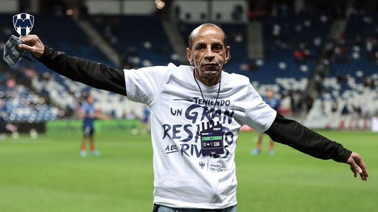 Mario de Souza, leyenda de Rayados, es hospitalizado