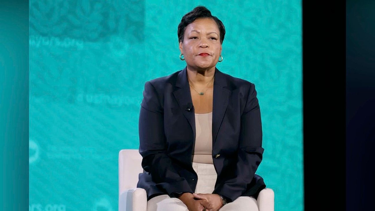 Acusan de corrupción a alcaldesa por amorío con jefe de seguridad