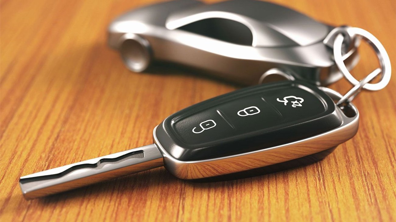 Lavacoches de 'confianza' roba vehículo a mujer en San Pedro