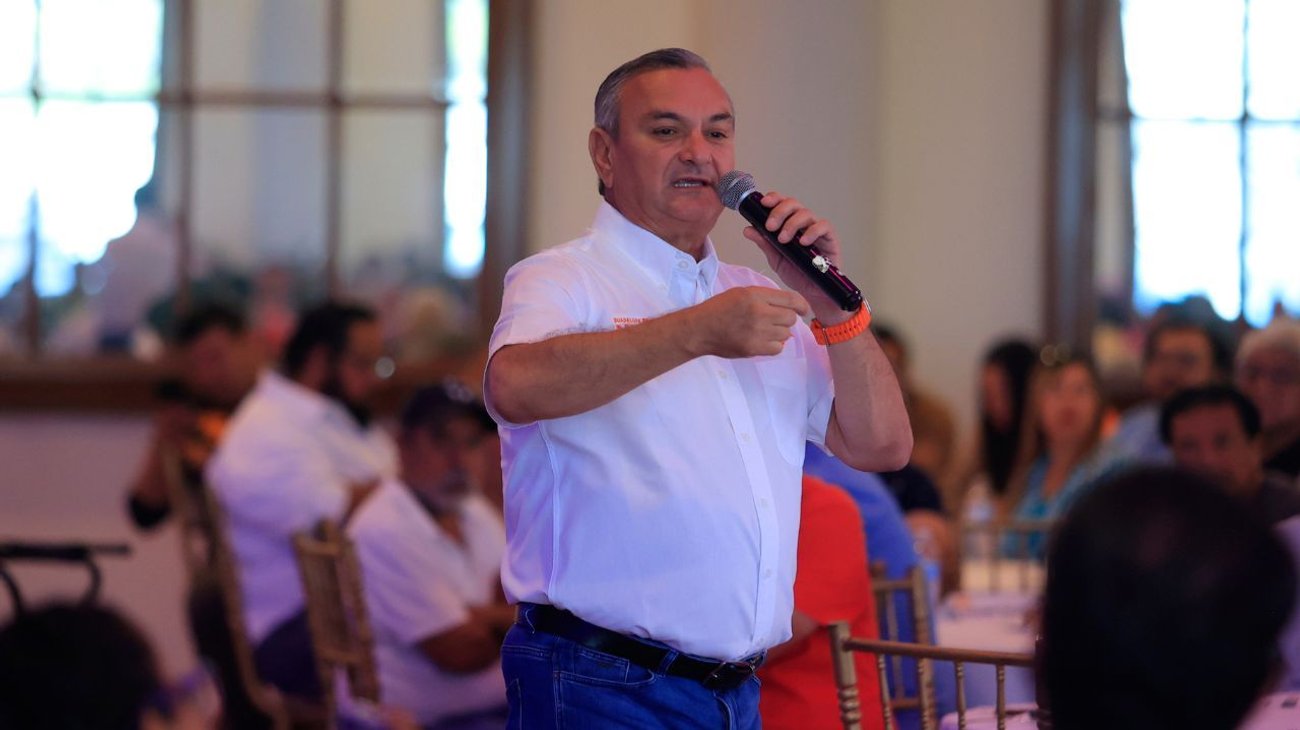 Les promete Héctor García a las Pymes paneles solares