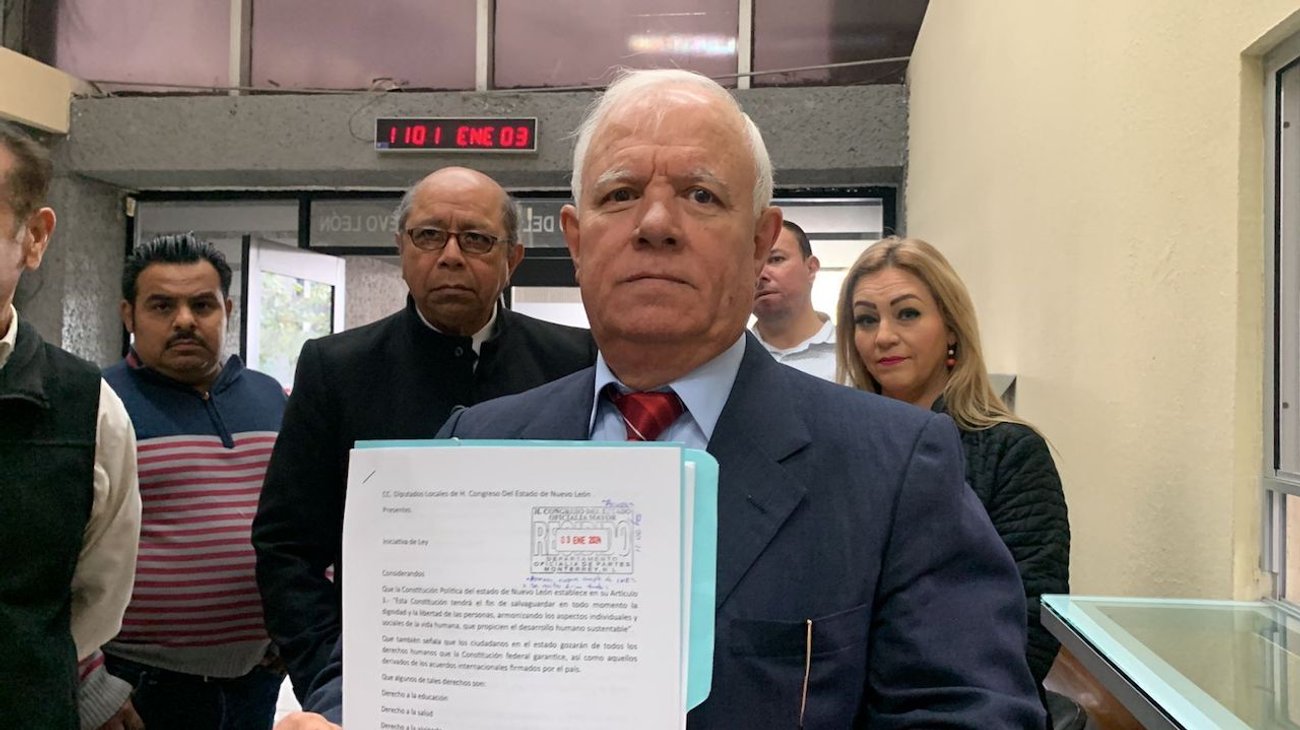 Presentan iniciativa 'antichapulineo' de puesto y partidos