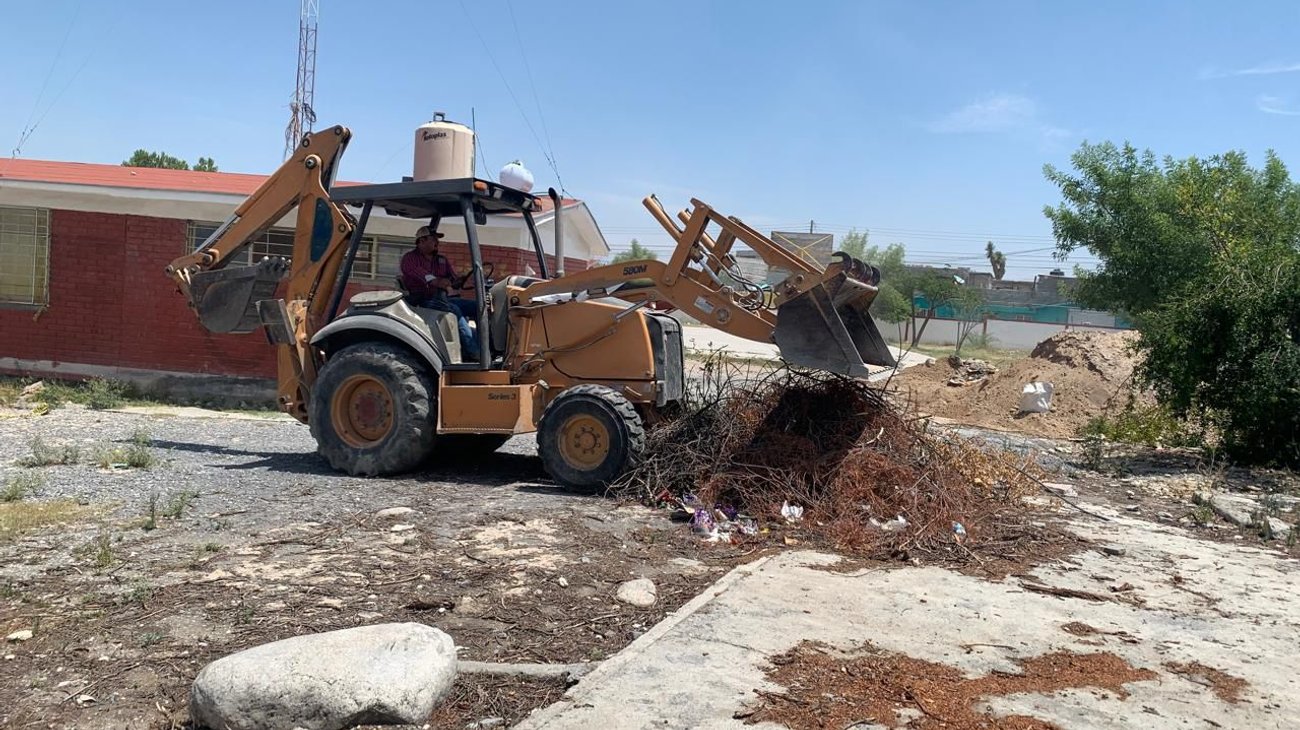 Apoya Ramos Arizpe con limpieza de escuelas para elecciones