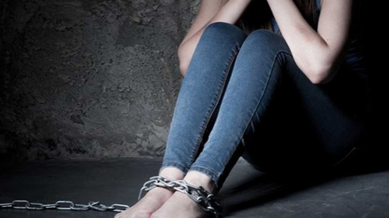 Mexicana de 17 años llama al 911: la rescatan de ser abusada