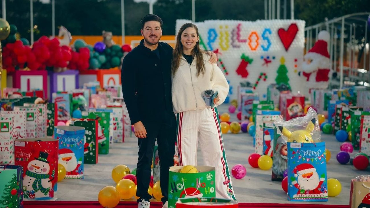 Lleva Santa regalos y alegría a niños del DIF Capullos