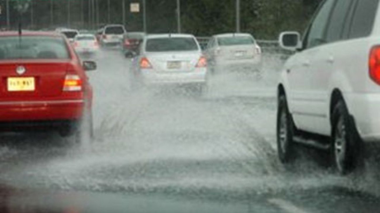 Deja lluvia decena de accidentes durante la madrugada