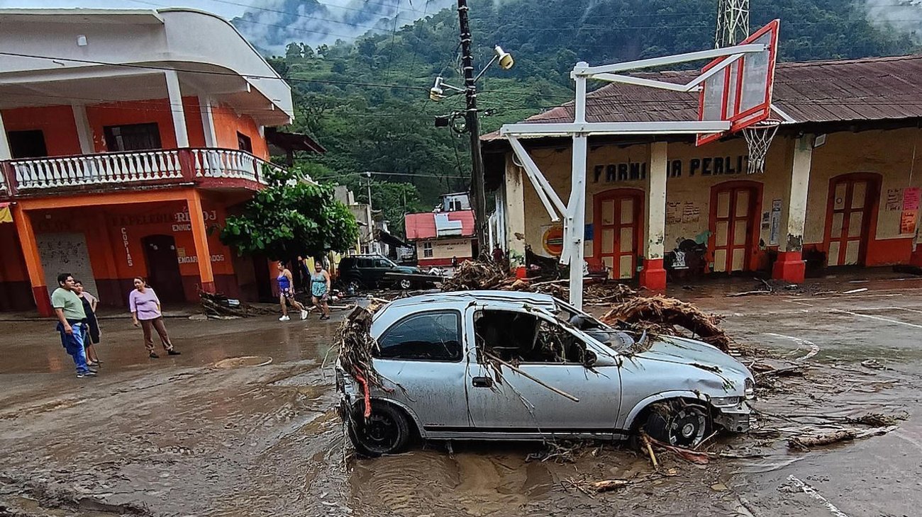  Dejan lluvias daños que ocurren 'una vez cada 1,000 años'