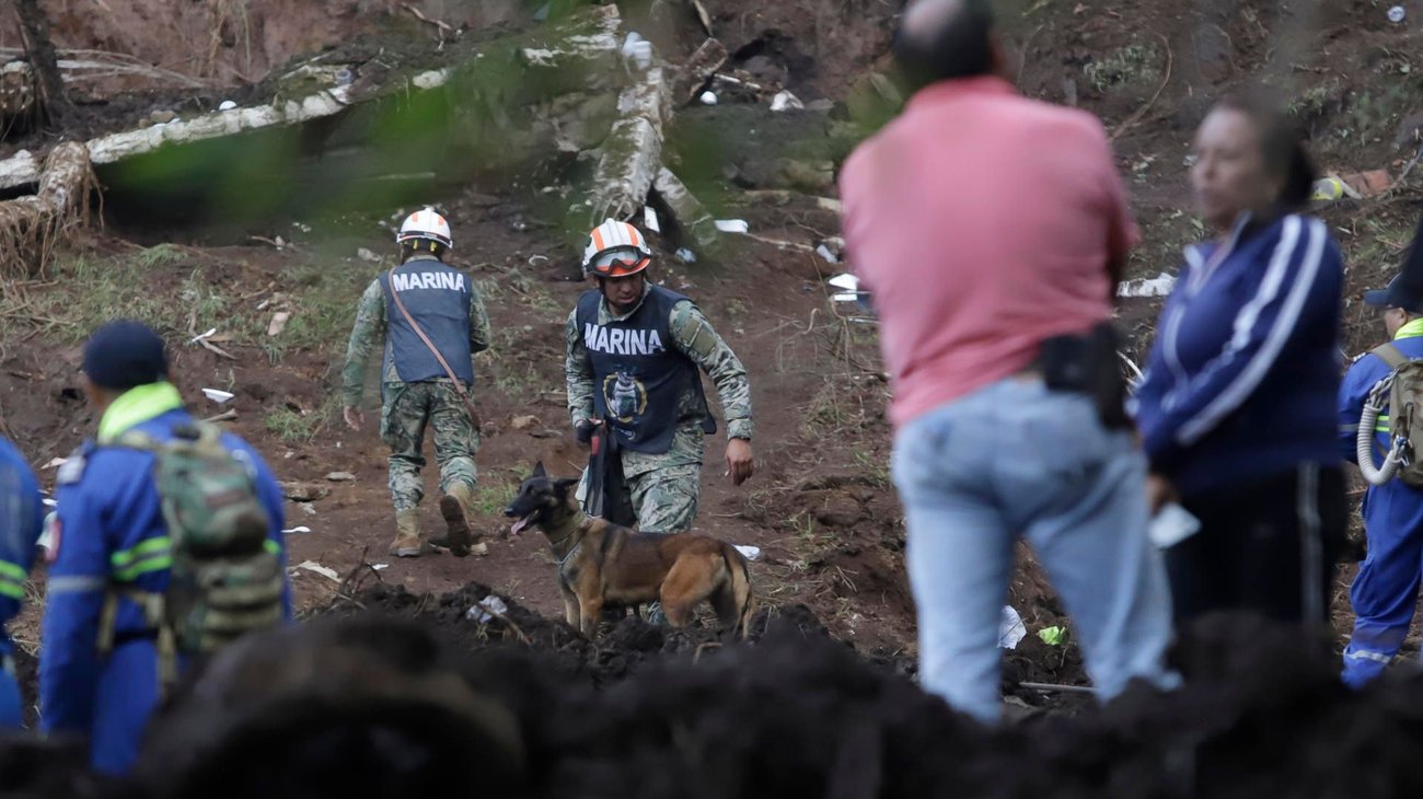 Aumenta a 72 los muertos por lluvias e inundaciones en México