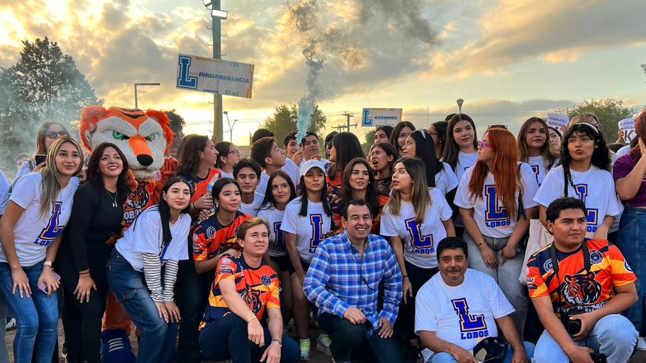 Celebra UAdeC desfile de bienvenida para los nuevos lobos