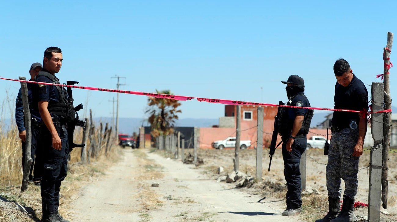 Hallan con vida a dos agentes desaparecidos en Jalisco