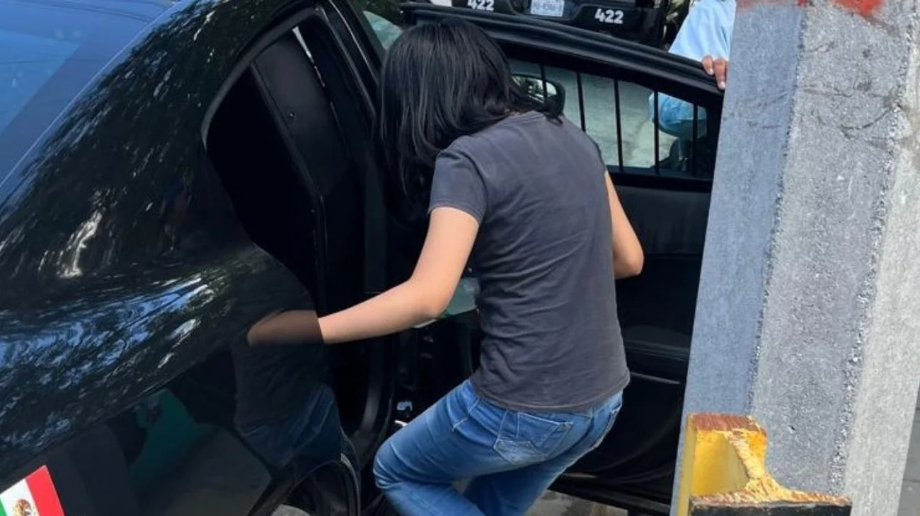 Localizan a niña extraviada tras salirse de escuela en Monterrey